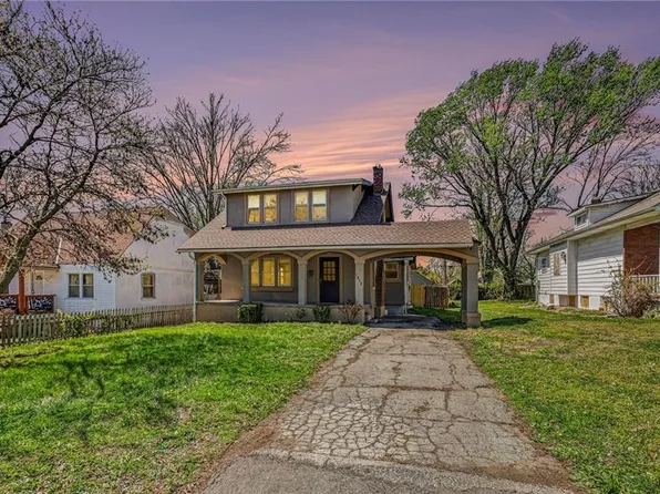 1812 S Hedges Ave, Independence, MO 64052