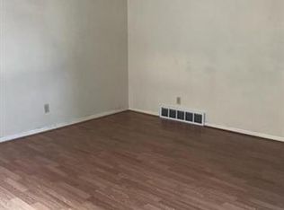 318 Sheridan Dr APT 1, Loves Park, IL 61111