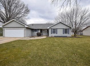 420 McGaughey Dr, Mt Zion, IL