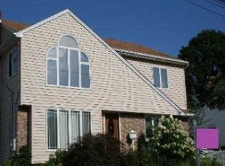 3143 Trinity St, Oceanside, NY 11572