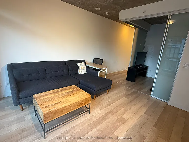 210 Simcoe St #712 — Photo 5