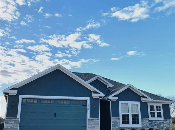 1612 NE Crumley St, Grain Valley, MO 64029