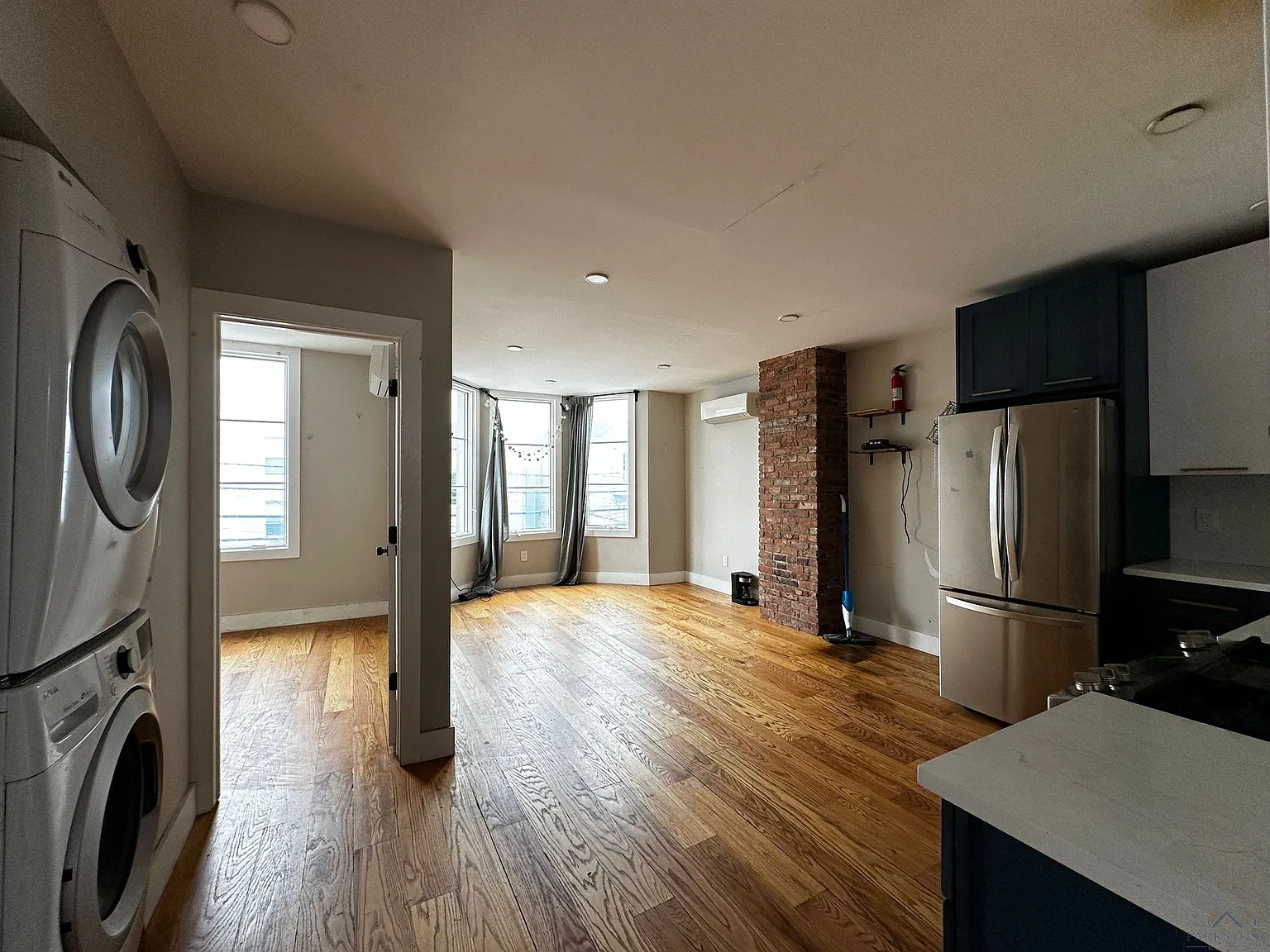 3 bed, $2,999 — Photo 3