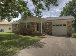 222 E Pine Pl, Skiatook, OK 74070