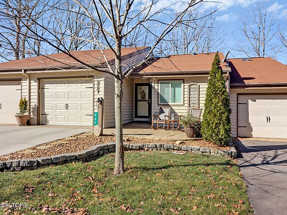 2nd image of 327 Lake Catherine Cir