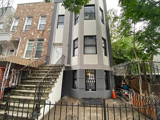 Rented by Premier Metro Realty Corp | media 36