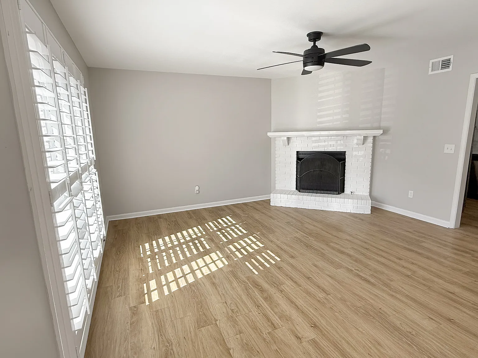 2964 Riverwood Ter — Photo 2