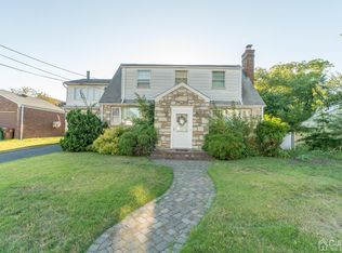 15 Hillcrest Ter, Linden, NJ 07036