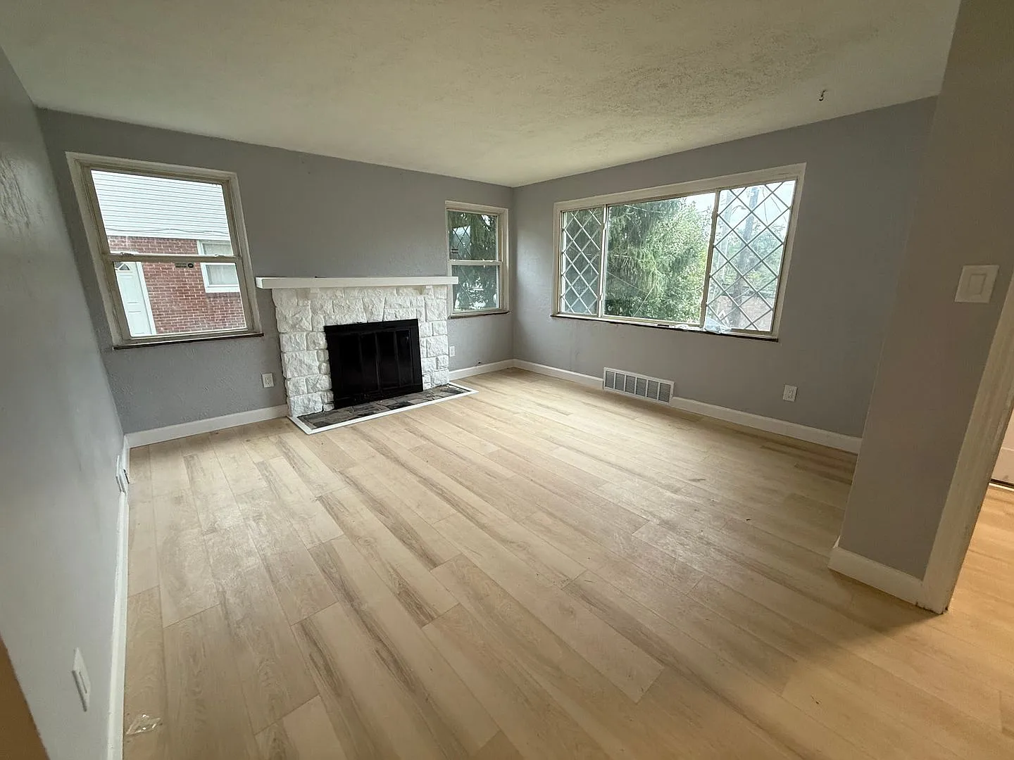Renovated Home - Verona — Photo 2