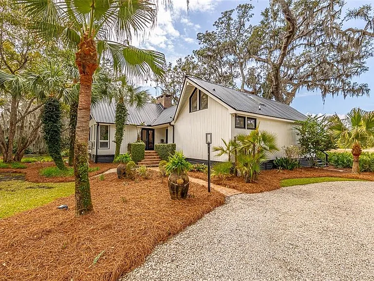 6201 Frederica Rd — Photo 12
