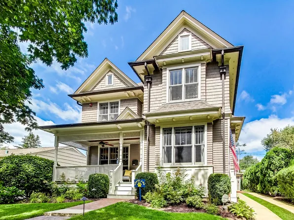 512 Meadow Ln, Libertyville, IL 60048