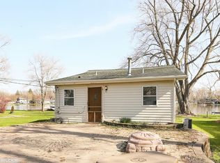 W Sunnyside Beach Dr, Johnsburg, IL 60051