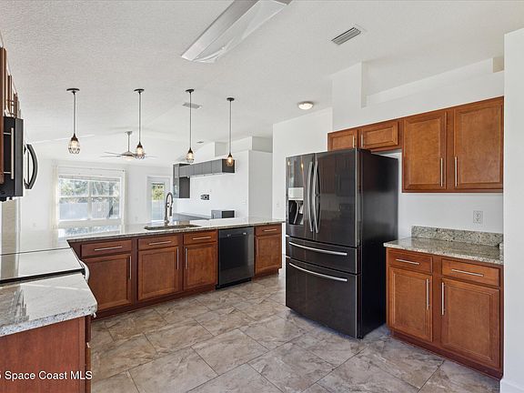 2nd image of 451 Loxley Ct