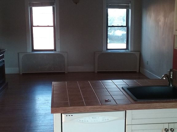 3rd image of 86 Viall Avenue # Fl 2nd