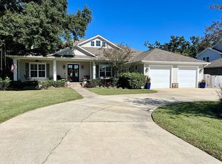 410 York St, Gulf Breeze, FL 32561