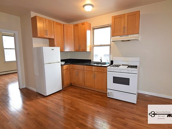 2nd image of 37-27 Crescent St #3B
