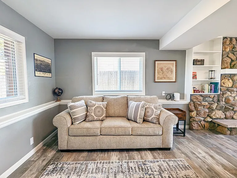3330 Mirage Dr — Photo 42