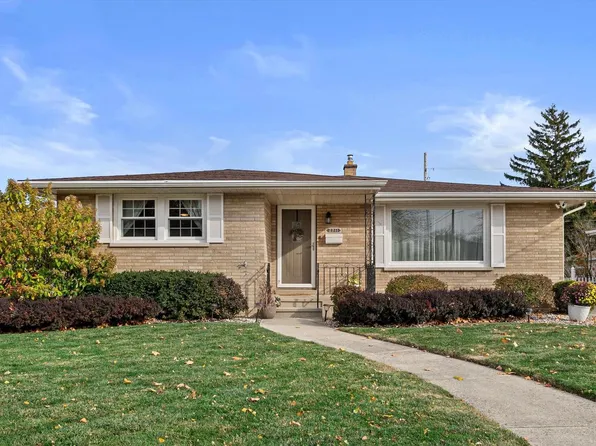 2211 25th AVENUE, Kenosha, WI 53140