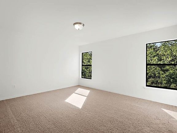 4th image of 1019 Wynnmere Walk Ave