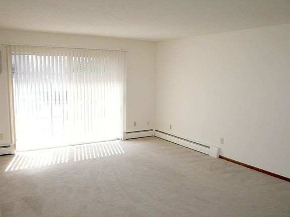 3rd image of 4200 Parklawn Ave #8204