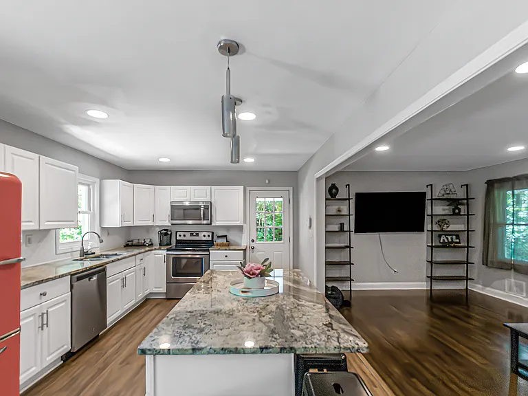 819 Jefferson Ave SW — Photo 36