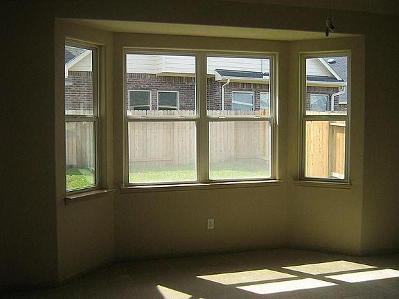 5th image of 8626 Crescent Valley Ln