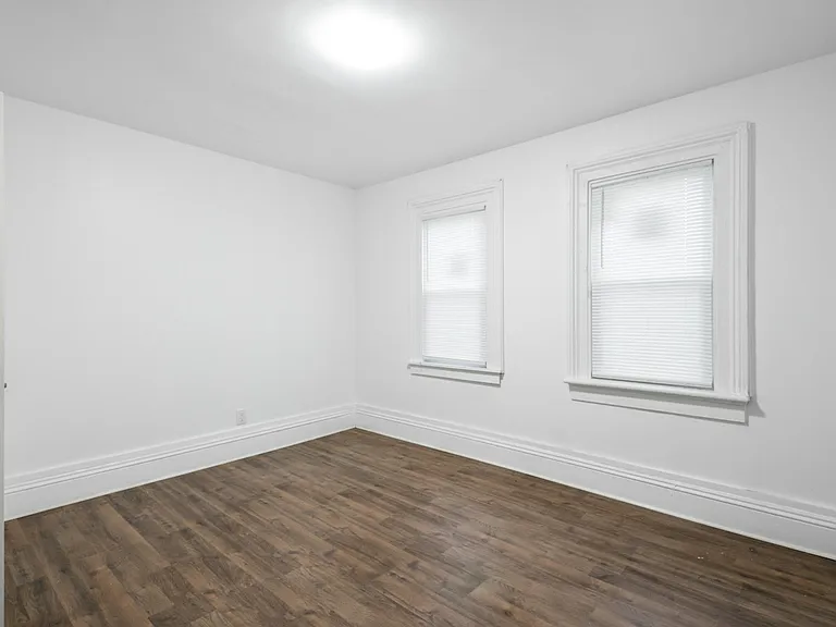 1361 E 45th St #C — Photo 2