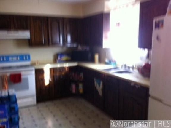 4th image of 1184 Frisbie Ave E