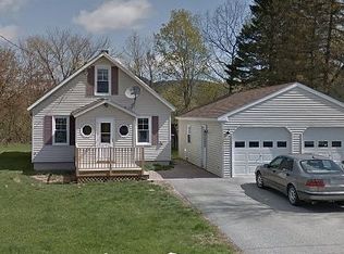 34 Dolloff St, Peru, ME 04290
