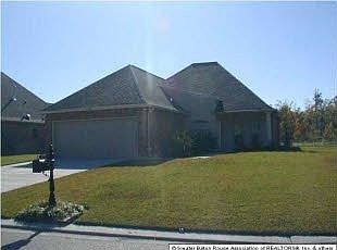 1st image of 39091 Balmoral Ave