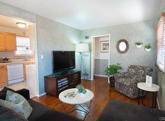 Living room as viewed from the entrance