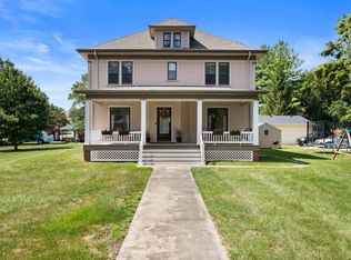 207 S Hayes St, Philo, IL 61864