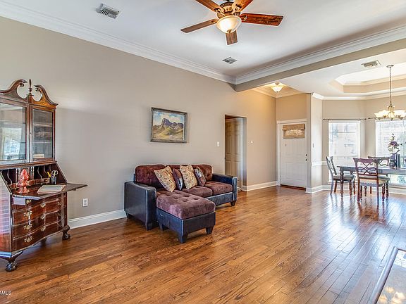 4th image of 214 Bismark Dr