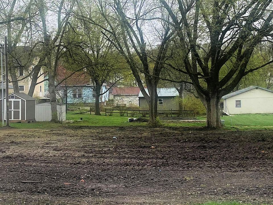 2nd image of 310 W 1st St