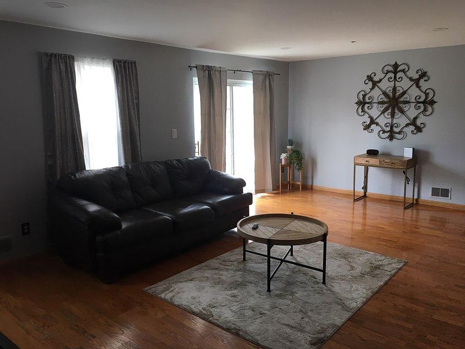 1st image of 38 Richmond St #1