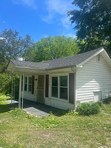 1328 1/2 Greenslake Rd Photo 1