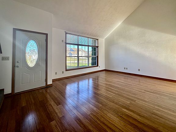 4th image of 5551 Goodhue Ave