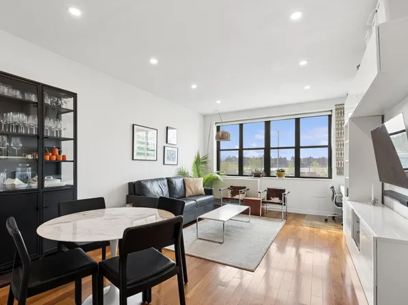 58 Metropolitan Ave, Brooklyn, NY