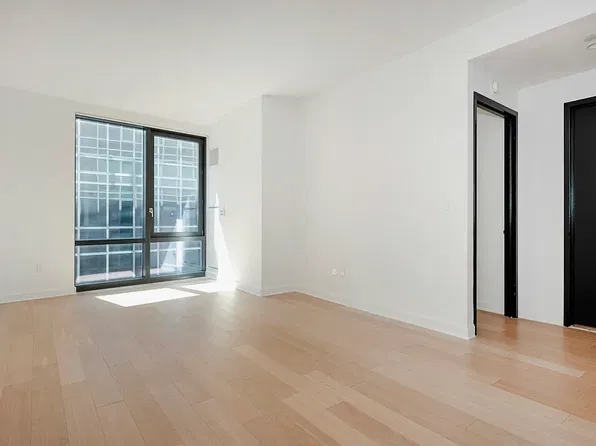21 W End Ave, New York, NY