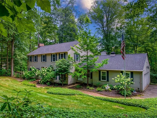 756 Treecrest Dr, Akron, OH 44333