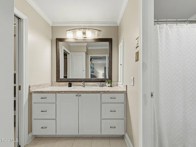 304 Renwood Cir — Photo 14