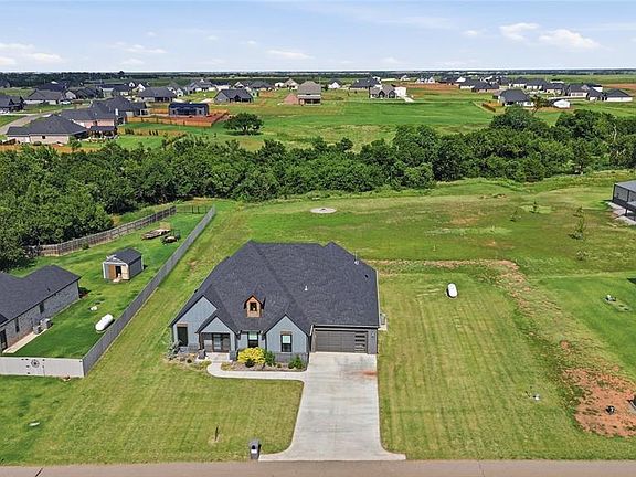 4th image of 2600 Hayfield Way