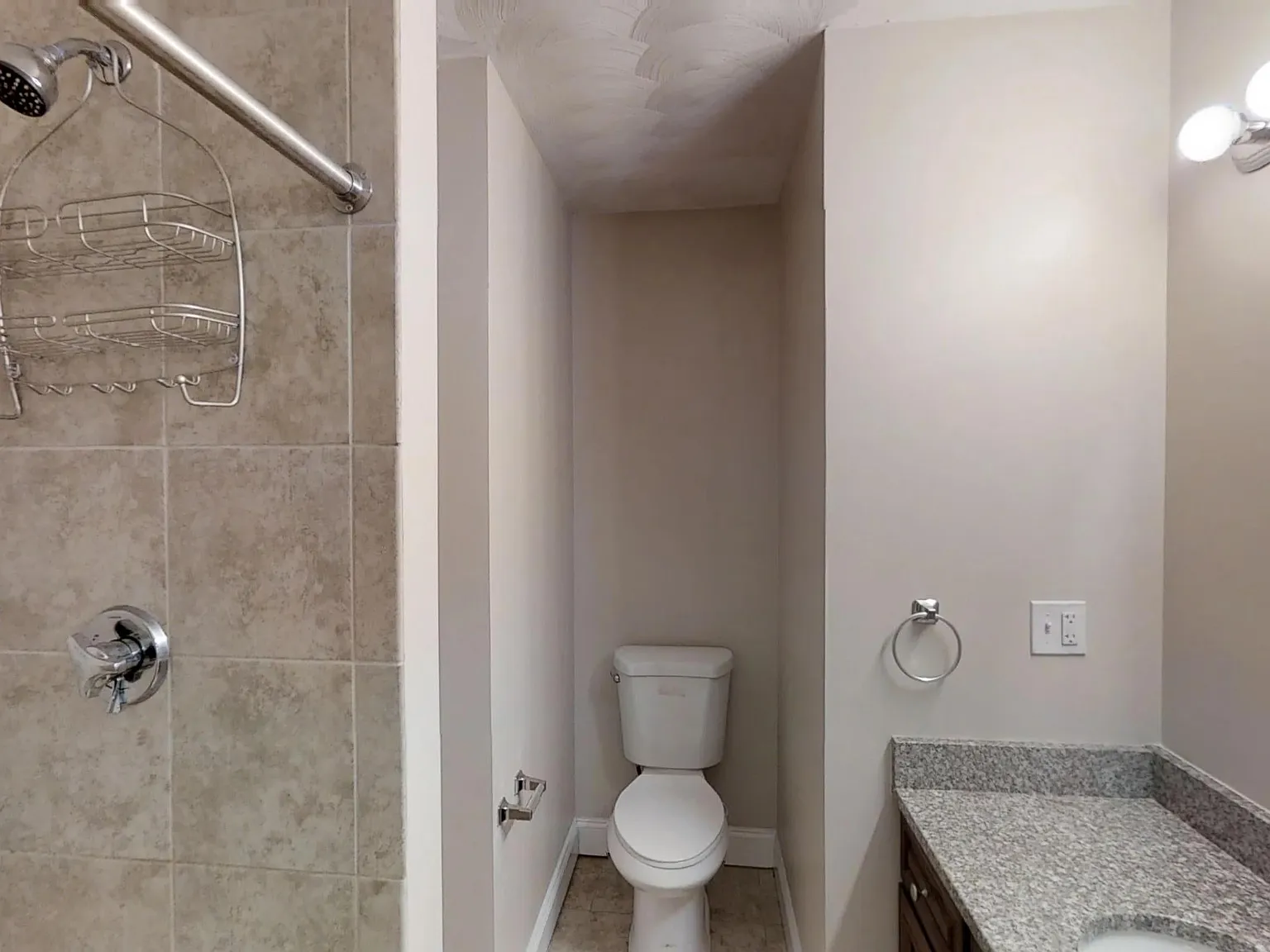 87 Pembroke Ave — Photo 3