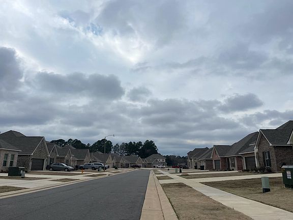 4th image of 315 Pilatus Dr