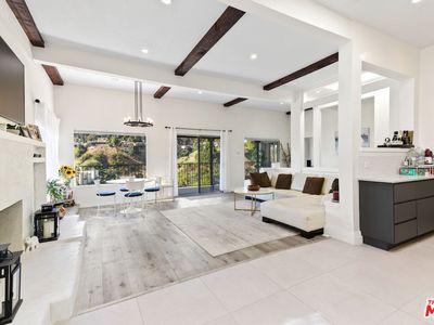 1923 Sunset Plaza Dr, Los Angeles, CA, 90069
