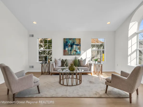 38 Skyline Drive, Lakewood, NJ 08701