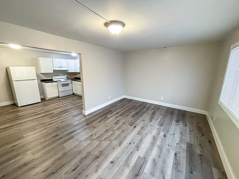 1324 SW Western Ave — Photo 4