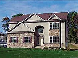 12 Seminole Ct, Holmdel, NJ 07733