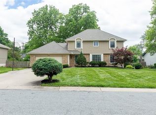 9301 W 82nd St, Overland Park, KS 66204