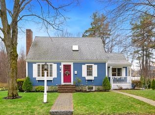 33 Plymouth Rd, Reading, MA 01867